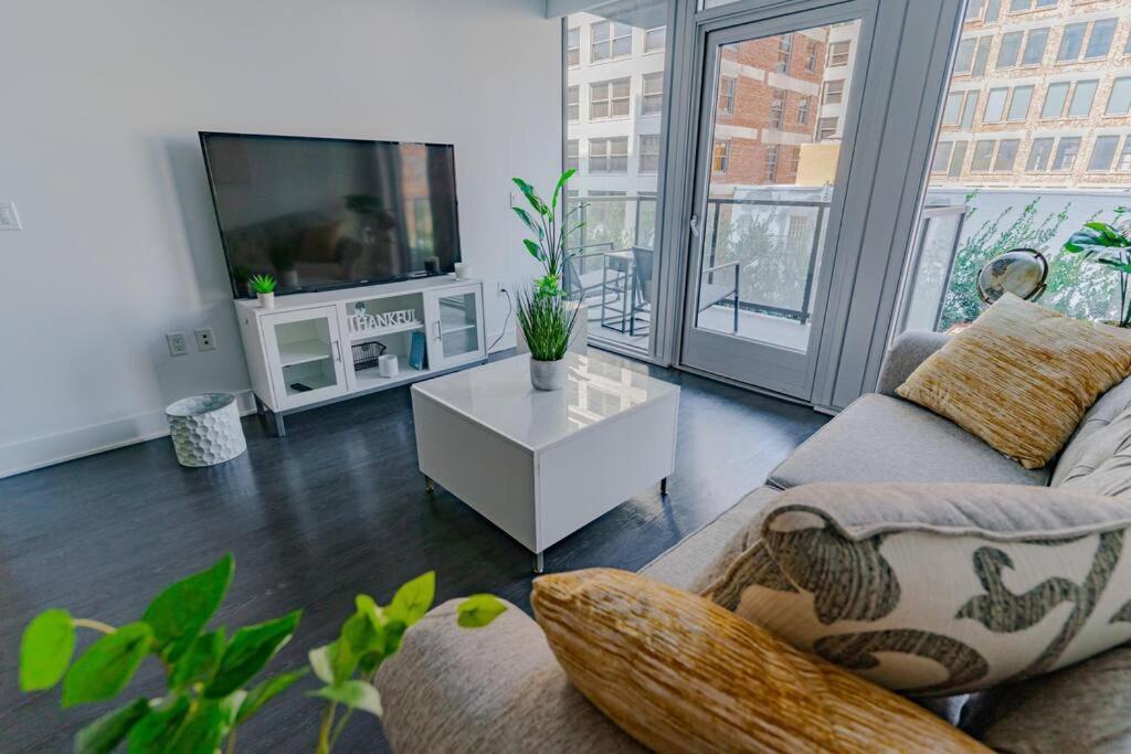 Апартаменты Downtown Paradise Escape With 2 Pools / Hot Tubs Лос-Анджелес Экстерьер фото